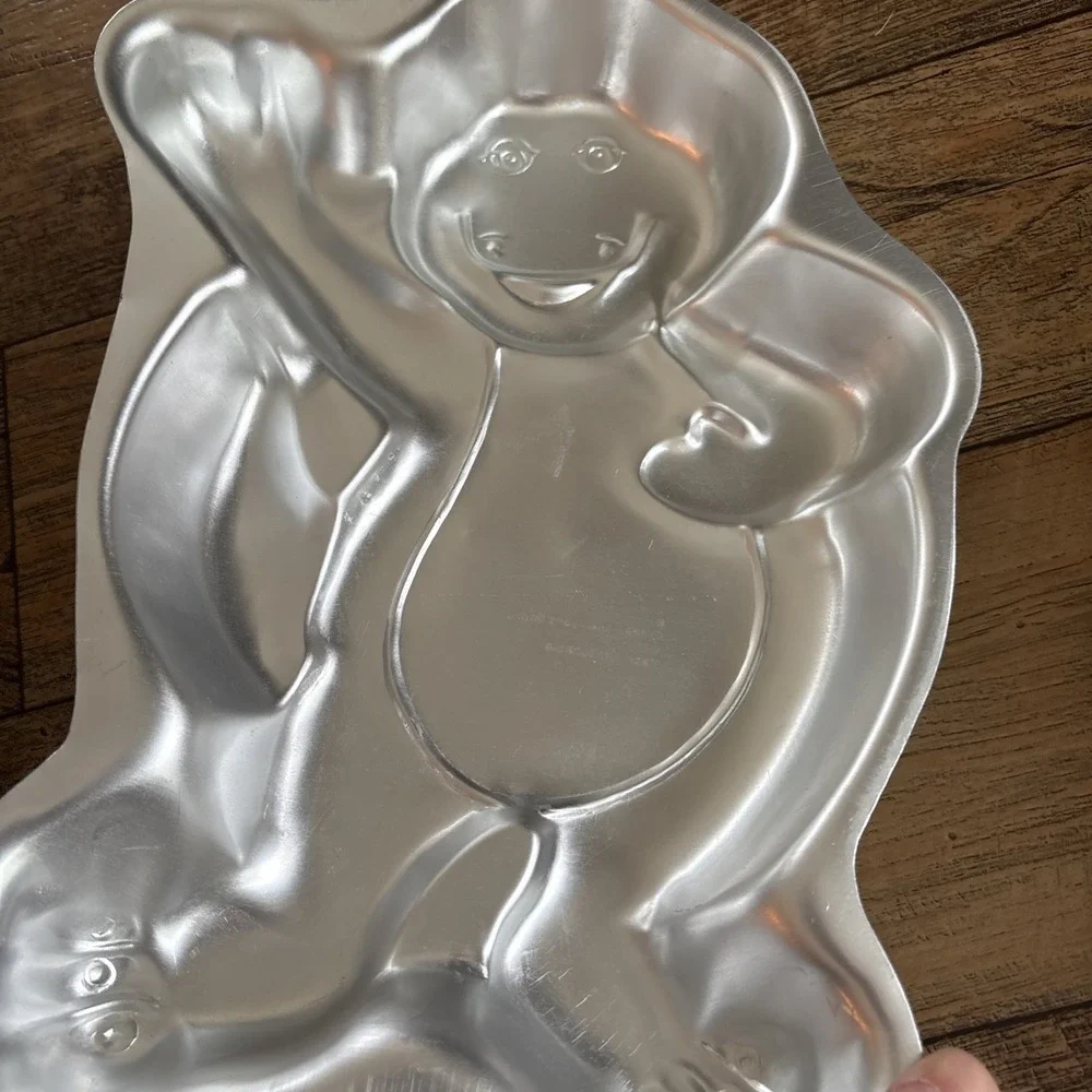 Wilton Barney Cake Pan 2105-6713 1993 Vintage Aluminum Baking Mold O